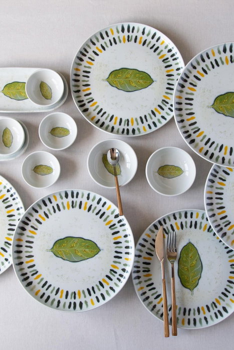 Hermia Juego de Desayuno de Porcelana de 14 Piezas en Blanco, Verde y Amarillo Hermia Juego de Desayuno de Porcelana de 14 Piezas en Blanco, Verde y Amarillo